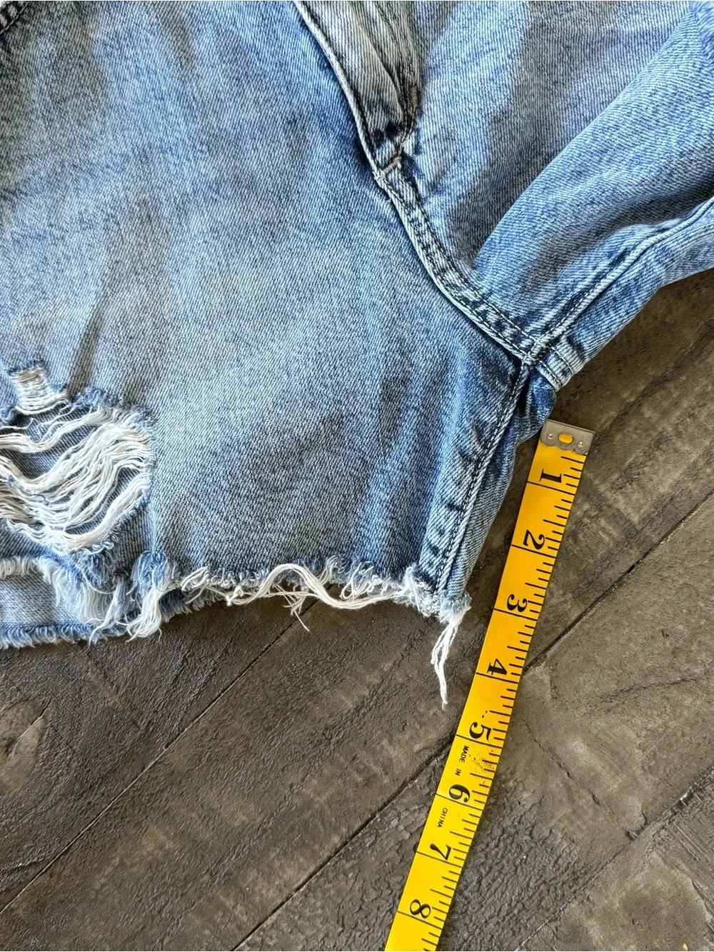 Joe’s Jeans Denim Shorts Size 27 Distressed Cutoff High Rise Summer EUC